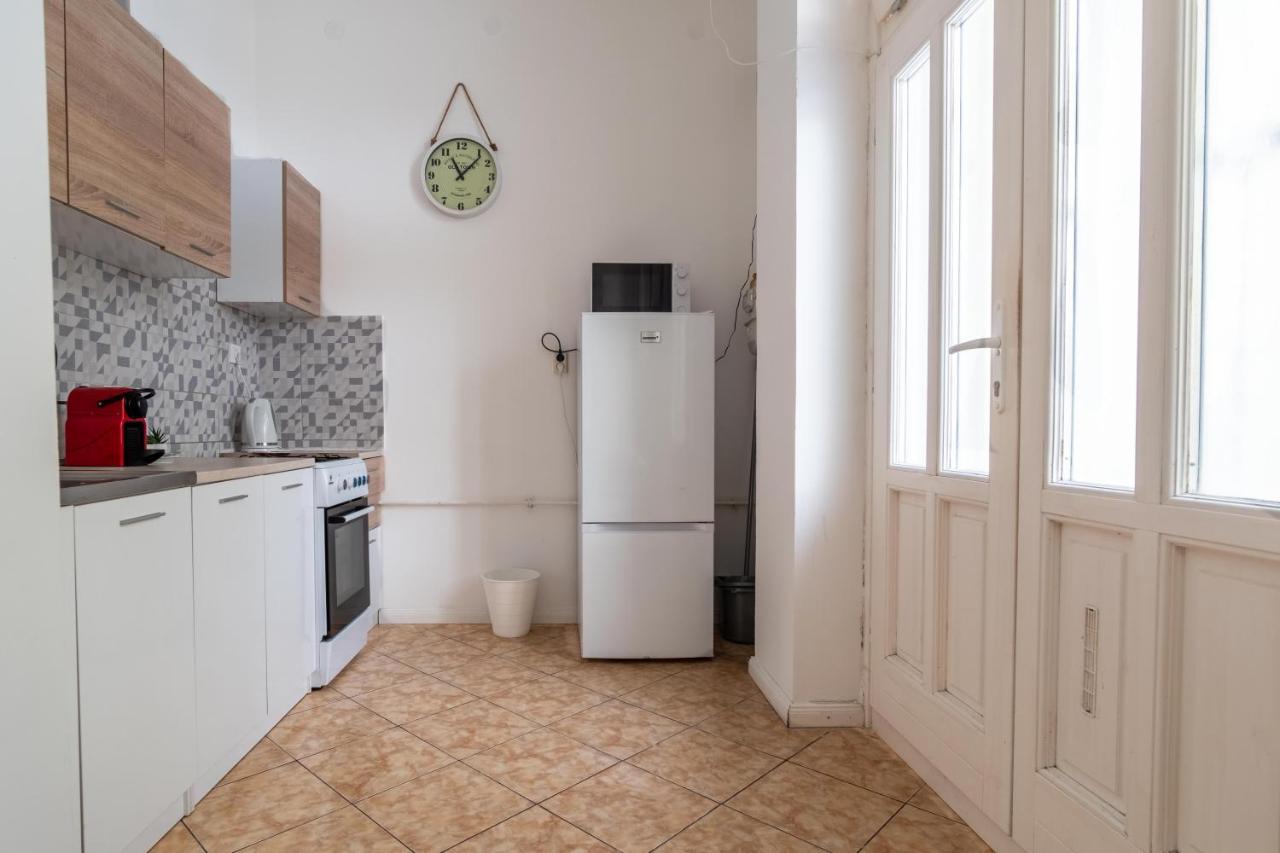 Very Central 1-Br Apt With Patio Apartment Budapesta Exterior foto